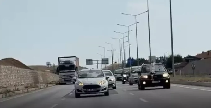 Düğün Konvoyundaki Kaza Kameraya Yansıdı