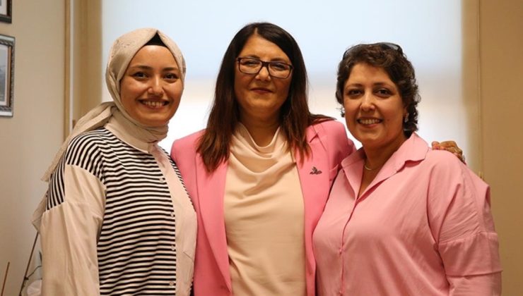 Erken teşhisle yendiği kansere karşı diğer kadınlara destek oluyor