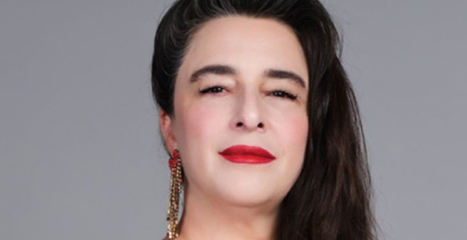 Esra Dermancıoğlu: Oyunculuk benim kutsalıma girmiyor