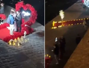 Eyfel Kulesi manzarasında evlenme teklif etmek isteyenlerin yoğunluğu kameralara yansıdı