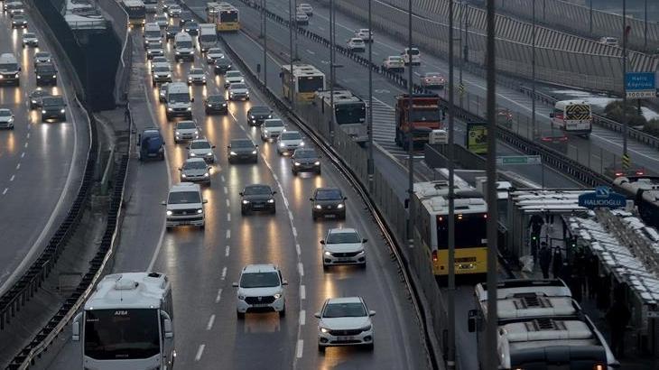 Haftanın ilk iş gününde İstanbul'da trafik kilit!