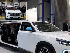 İlk kez görücüye çıktı! Cumhurbaşkanı Erdoğan Altay Tankı törenine limuzin Togg’la geldi