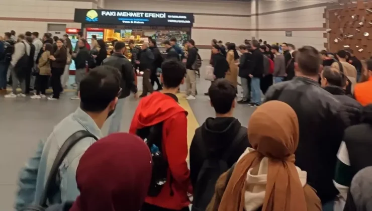 İstanbul’da vatandaşı isyan ettiren kuyruk