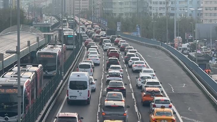 İstanbul'da hissedilen deprem sonrası trafik yoğunluğu yüzde 67'ye çıktı
