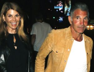 Kızları için rüşvet suçu işleyen oyuncu Lori Loughlin ile Mossimo Giannulli ayrıldı