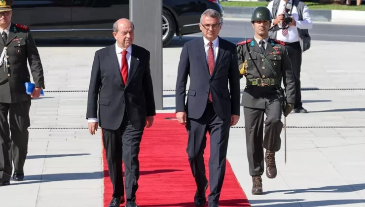 KKTC’de Erhürman görevine başladı! İlk mesajında Rumlara mesaj verdi