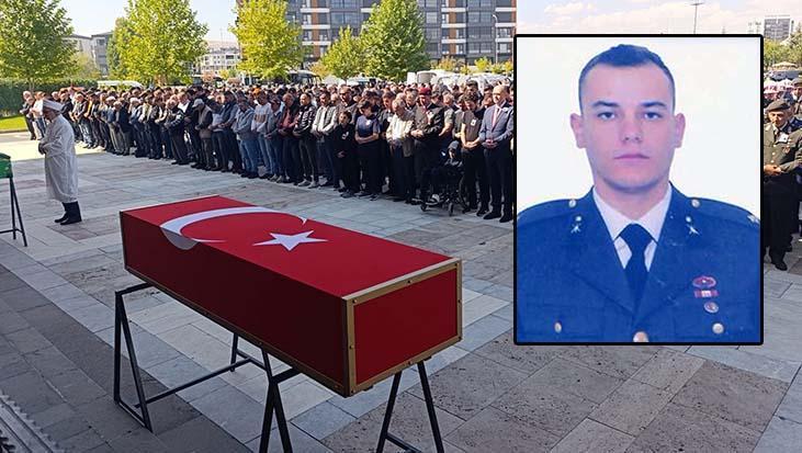 KKTC’de trafik kazasında ölen Topçu Teğmen Ali Osman Bayram, askeri törenle uğurlandı