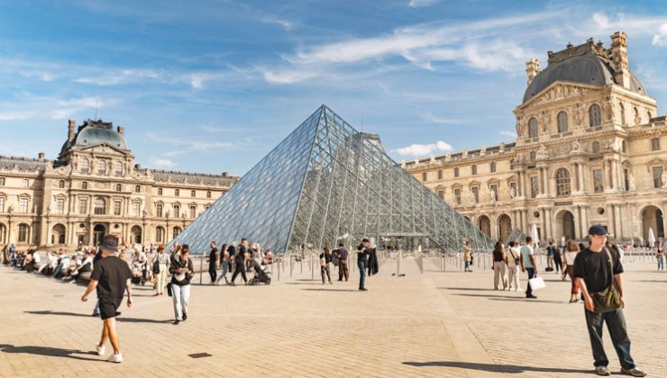 Louvre Müzesi’nde esrarengiz soygun