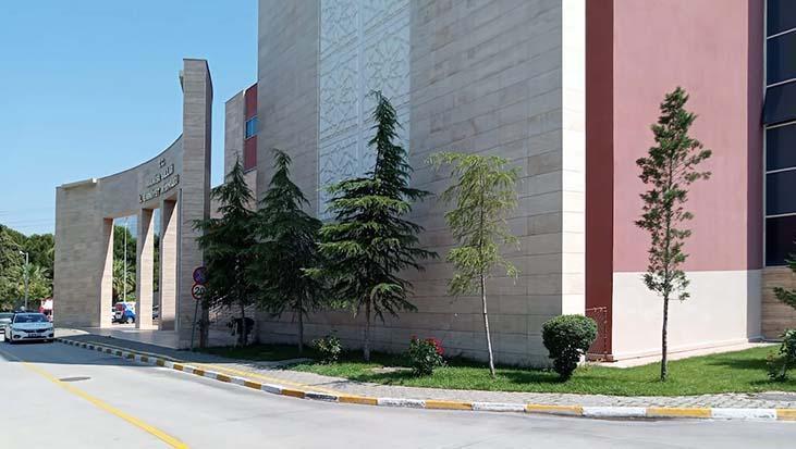 Manisa'da uyuşturucu ticareti yaptıkları iddiasıyla 4 şüpheli tutuklandı