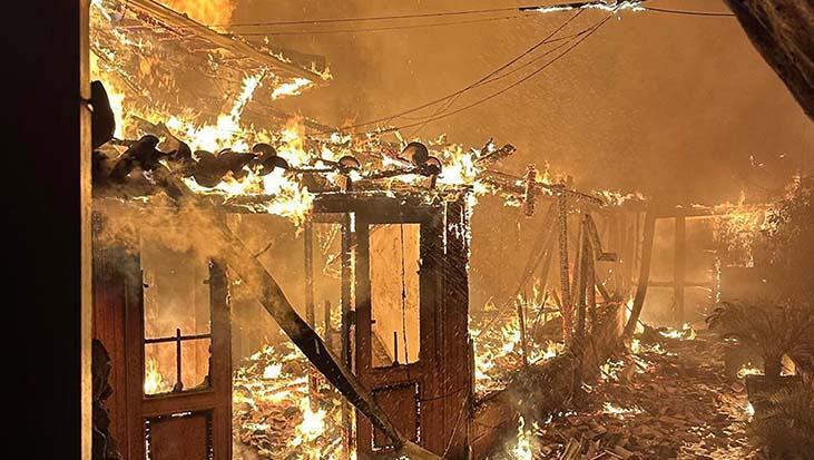 Muğla Akyaka’da balık restoranı alevlere teslim oldu