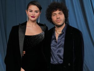 Selena Gomez ile Benny Blanco, evli bir çift olarak ilk kez kırmızı halıya çıktı