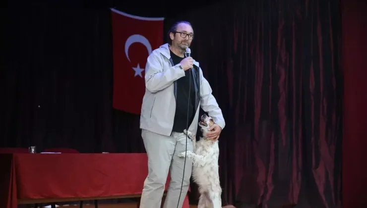 Senarist Mustafa Arıkoğlu, Köpeği Şeker ile Evcil Hayvanlara Dikkat Çekiyor