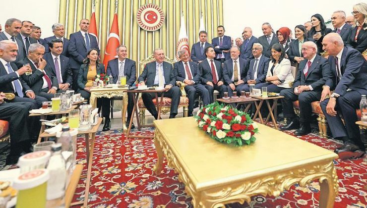 Siyaset kulislerini hareketlendiren fotoğraf