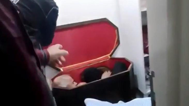 Son dakika… ‘Bayğaralar’ operasyonunda şok görüntü! Çeyiz sandığından çıktı