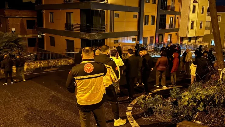 Temel kazısı sırasında toprak kayması: İki bina tahliye edildi