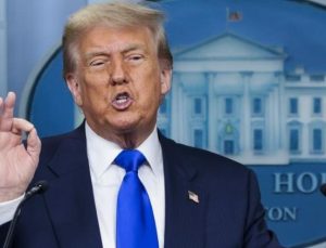 Trump: Uyuşturucu taşırken vurulan denizaltıdan kurtulan iki kişiyi iade edeceğiz