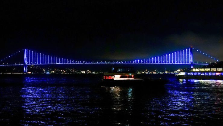 Türk Devletleri İşbirliği Günü’nde turkuaza büründüler