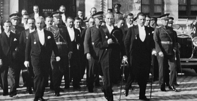 Türkiye Cumhuriyeti 102 yaşında