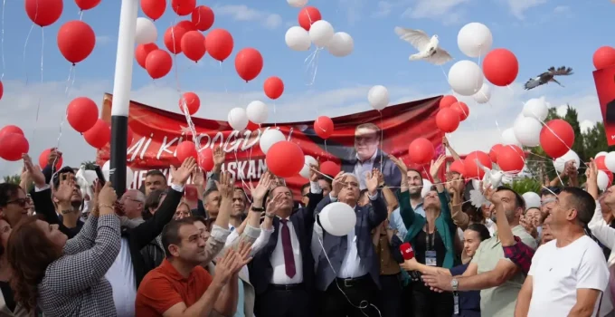 Tutuklu belediye başkanının doğum günü gıyabında kutlandı