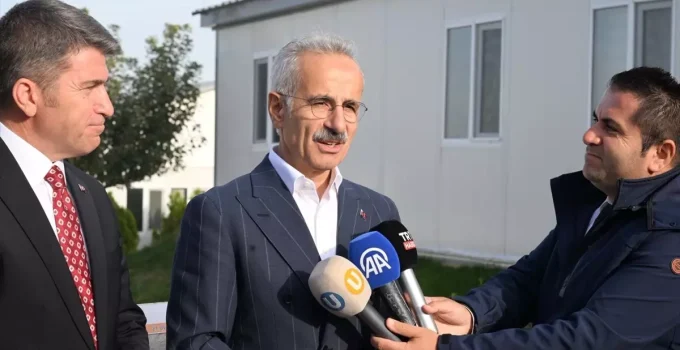 Ulaştırma Bakanı Uraloğlu, Çorum-Mecitözü-Amasya Kara Yolunda İnceleme Yaptı