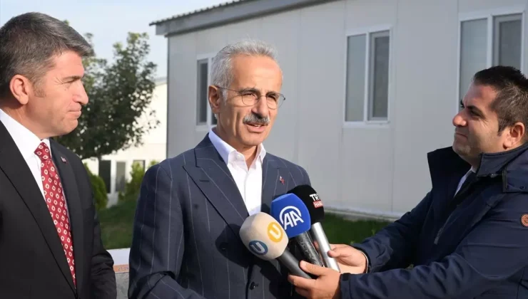 Ulaştırma Bakanı Uraloğlu, Çorum-Mecitözü-Amasya Kara Yolunda İnceleme Yaptı
