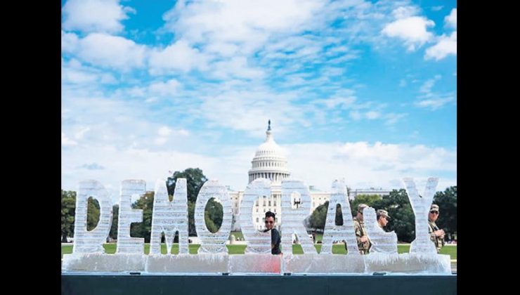 Washington’da demokrasi eridi