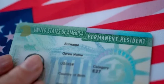 ABD, 19 ülke vatandaşının ‘Yeşil Kart’larını incelemeye alıyor
