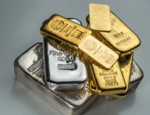 Altın rekor üzerine rekor kırdı, yatırımcı oraya yöneldi! Uzmandan dikkat çeken değerlendirme