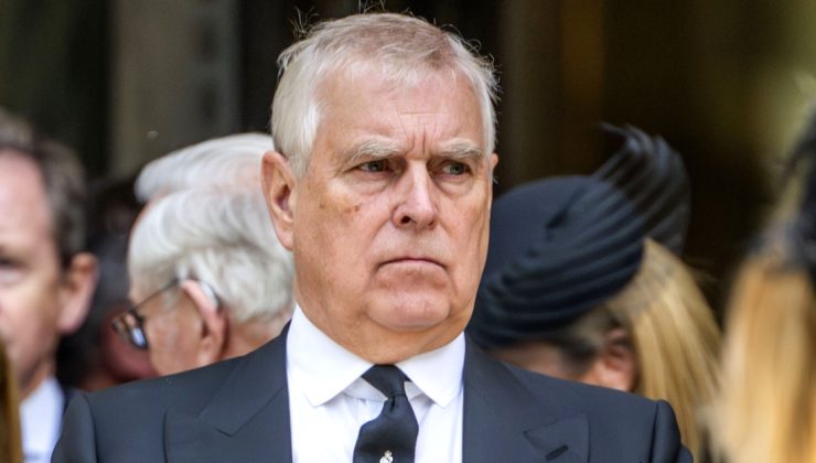 Andrew’ın ünvanlarının ardından adı da her yerden siliniyor