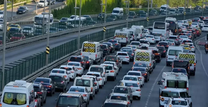 Araç sahiplerine güzel haber! Akaryakıta çifte indirim gelebilir