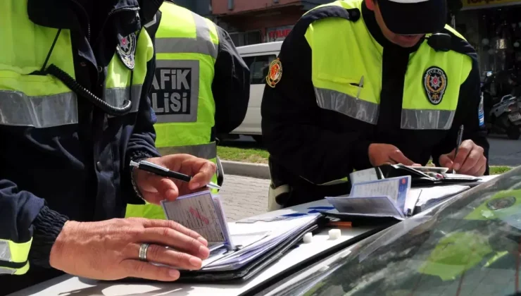 Bugünden itibaren 5 ay zorunlu! Kurala uymayan sürücülere 6 bin TL ceza var