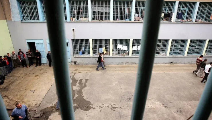 Cezaevindeki baba kendisini ziyarete gelen 4 yaşındaki kızını öldüresiye dövdü