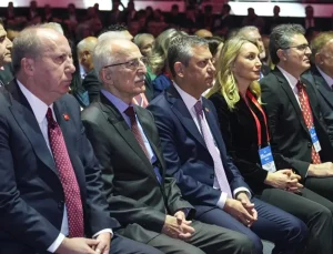 CHP’nin 39. kurultayı başladı! Özel’in davetine rağmen Kılıçdaroğlu katılmadı