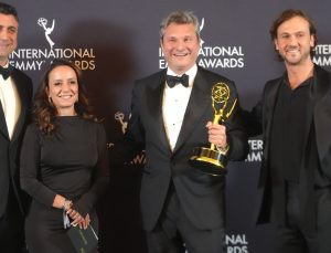 ‘Deha’, Emmy’de ‘En İyi Pembe Dizi’ ödülünü kazandı