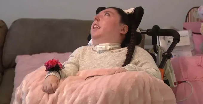 Doktorlar 5 yıl yaşamaz demişti, şimdi 20 yaşında