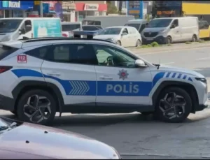 Esenyurt’ta temizlik görevlileri kaldırımlarda el bombası buldu