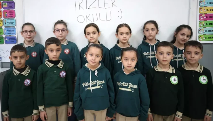 Eşi benzeri yok! Aynı okulda 21 ikiz eğitim görüyor