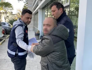 Eşine ütüyle vurduktan sonra çocuklarını da darbetti