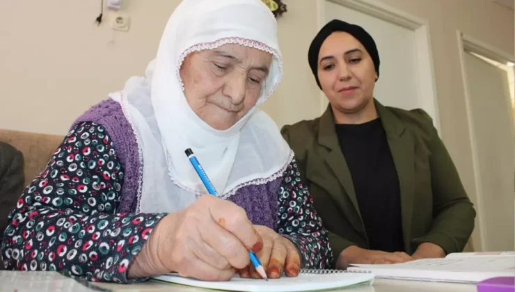 Eşinin sözünden etkilendi! Emine Teyze 88 yaşında okuma-yazma öğrendi