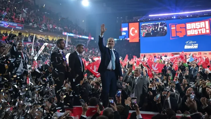 Fatih Erbakan’ın seçim vaadi kongreye damga vurdu