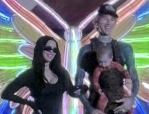 Geçen yıl ayrılan Megan Fox ve Machine Gun Kelly bebekleri için bir araya geldi