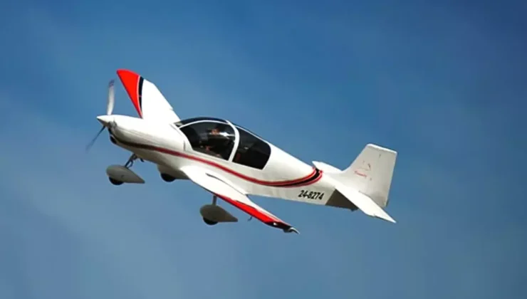 İki uçak havada çarpıştı