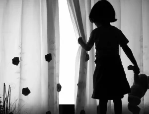 İngiltere’de sosyal hizmetlerin bakımındaki 2 bin 400’den fazla çocuk kayboldu