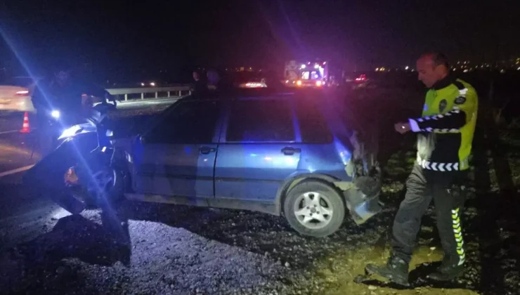 Kendiliğinden yola çıkan otomobil, yolcu otobüsüyle çarpıştı