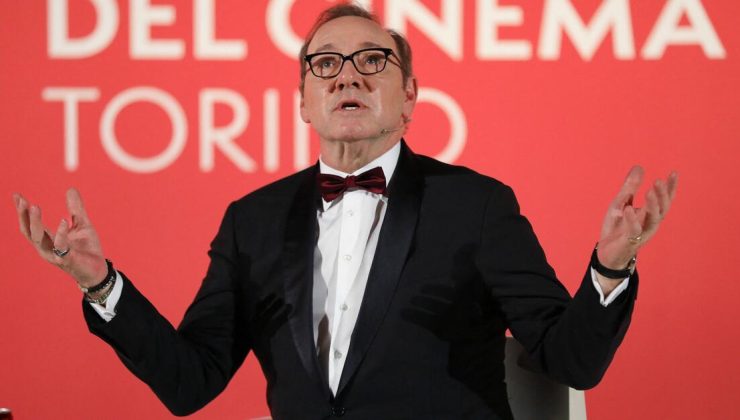 Kevin Spacey: Evsizim, otelde yaşıyorum