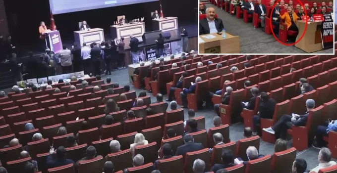 Kocaeli Büyükşehir Belediyesi meclis toplantısında gergin anlar: Senin derdin ne?