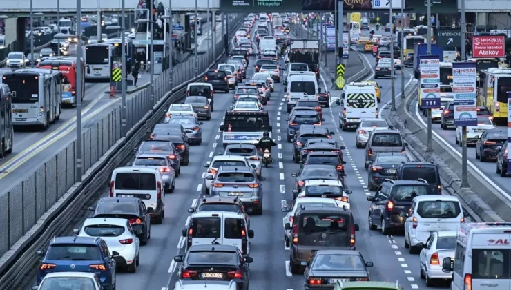 Motorine bu gece yarısı 2 lira 44 kuruş indirim geliyor