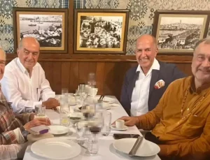 Murat Ülker ve Rahmi Koç’un mütevazı akşam yemeği! Masadaki detay dikkatlerden kaçmadı