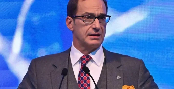 Ömer Koç’tan korkutan uyarı: Risklerle dolu bir dünya düzeni oluşuyor