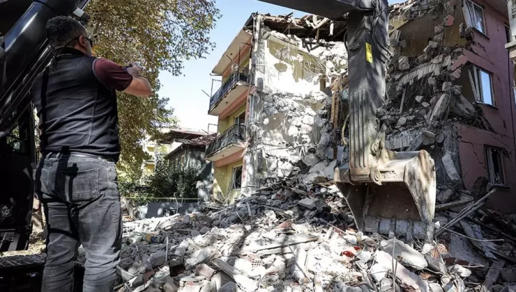 Sındırgı’da 17 bin artçı deprem sonrası uzman psikologdan toplumsal travma uyarısı